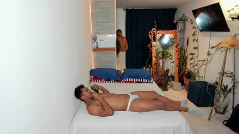 travis bakerr online show from January 2025 11:32:01 PM