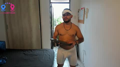 Snapshot of travis_bakerr chatting on September 2025 08:44:01 PM travis bakerr online show from September 2025 08:44:01 PM