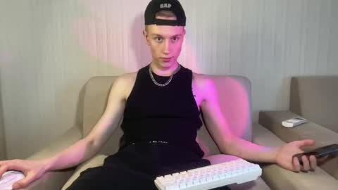 Travis online show from April 2026 09:18:01 AM