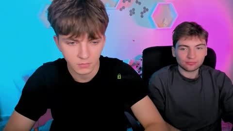 Snapshot of travis_wolf_ chatting on December 2025 08:06:02 PM Travis online show from December 2025 08:06:02 PM