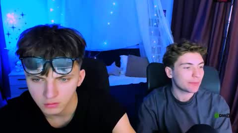 Snapshot of travis_wolf_ chatting on December 2025 08:47:02 PM Travis online show from December 2025 08:47:02 PM