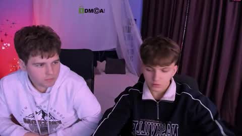 Snapshot of travis_wolf_ chatting on December 2025 08:27:02 PM Travis online show from December 2025 08:27:02 PM