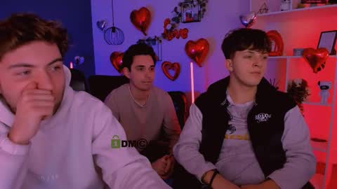 Snapshot of travis_wolf_ chatting on February 2026 09:31:02 AM Travis online show from February 2026 09:31:02 AM