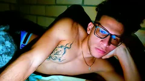 TRAVIS. online show from April 2026 06:41:01 AM