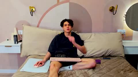 travisrivas online show from February 2026 02:57:02 PM