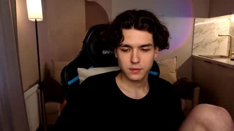 travisrivas online show from May 2026 08:32:02 AM