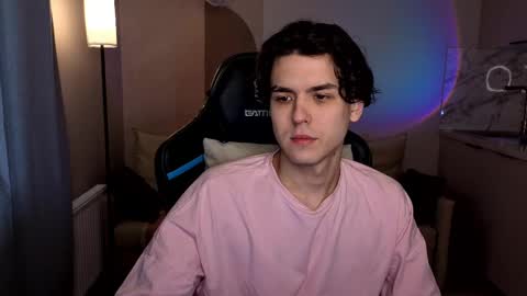 travisrivas online show from May 2026 07:28:02 AM