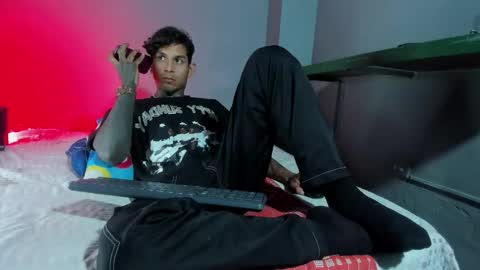 TRAV - INDEPENDENT MODEL online show from October 2025 01:14:02 AM