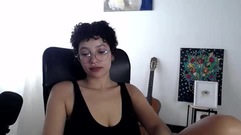 Emily online show from November 2025 06:52:02 PM