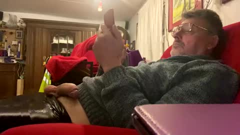 Snapshot of trebgeis1 chatting on February 2025 05:40:02 PM trebgeis1 online show from February 2025 05:40:02 PM