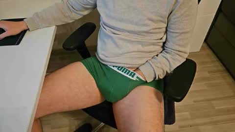 tree1989 online show from December 2024 09:46:01 PM