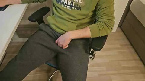 tree1989 online show from January 2025 07:49:02 PM