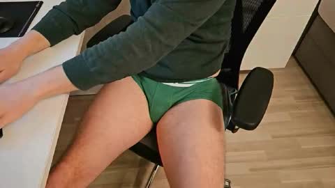 tree1989 online show from February 2025 06:42:01 PM