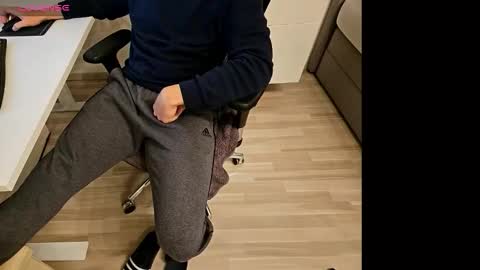 tree1989 online show from September 2025 06:53:02 PM