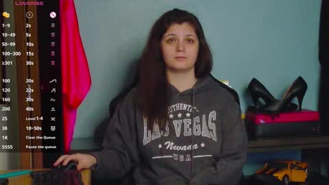 TreeJeanne online show from November 2025 02:51:02 PM