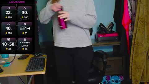 TreeJeanne online show from December 2025 05:09:01 PM