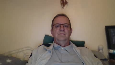 Fe-fi-fo-fum online show from October 2025 06:23:02 AM