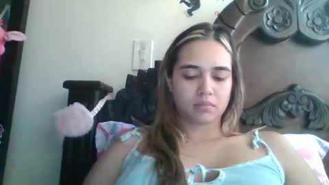 Snapshot of triana_bell chatting on December 2024 03:00:02 PM triana_bell online show from December 2024 03:00:02 PM