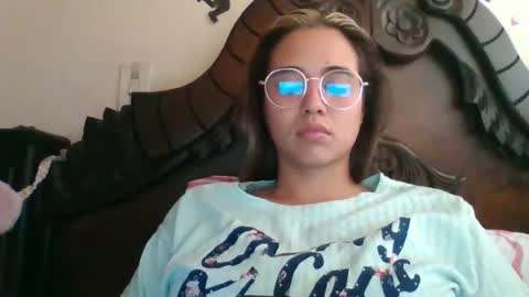 Snapshot of triana_bell chatting on January 2025 08:40:01 PM triana_bell online show from January 2025 08:40:01 PM