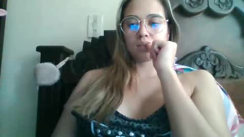 Snapshot of triana_bell chatting on January 2025 06:50:01 PM triana_bell online show from January 2025 06:50:01 PM