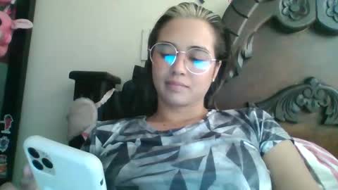 Snapshot of triana_bell chatting on February 2025 06:02:01 PM triana_bell online show from February 2025 06:02:01 PM