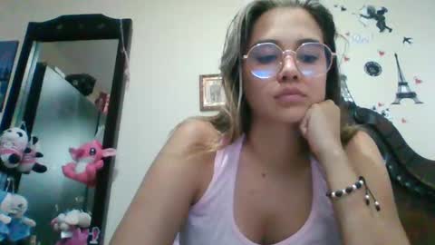 Snapshot of triana_bell chatting on February 2025 11:01:02 PM triana_bell online show from February 2025 11:01:02 PM