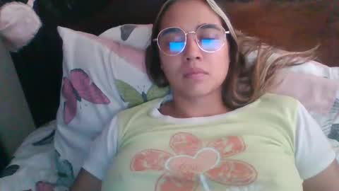 Snapshot of triana_bell chatting on March 2025 05:18:02 PM triana_bell online show from March 2025 05:18:02 PM