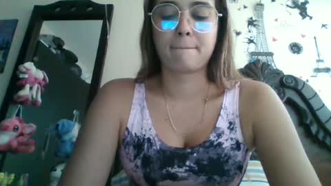 Snapshot of triana_bell chatting on October 2025 01:53:02 PM triana_bell online show from October 2025 01:53:02 PM