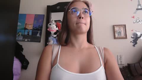 Snapshot of triana_bell chatting on March 2026 05:42:01 PM triana_bell online show from March 2026 05:42:01 PM