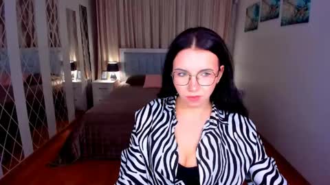 TriciaDaisy online show from May 2026 03:18:02 PM