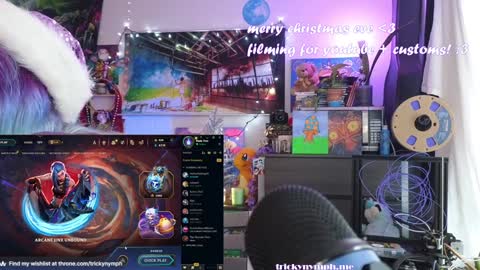 Cassie online show from December 2024 07:33:01 PM