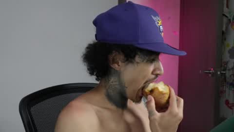 Snapshot of trieone chatting on April 2026 02:33:01 PM - trieone online show from April 2026 02:33:01 PM