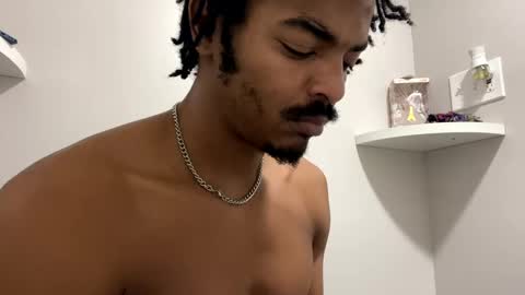 Snapshot of trillahung chatting on December 2024 10:35:02 PM WapBopper online show from December 2024 10:35:02 PM