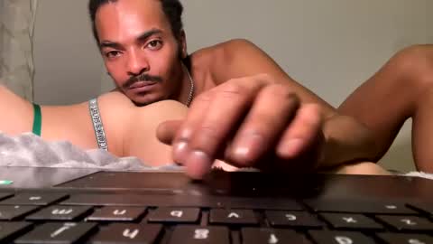 Snapshot of trillahung chatting on January 2025 04:44:01 AM WapBopper online show from January 2025 04:44:01 AM