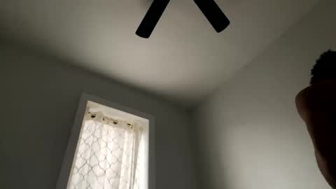 Snapshot of trillahung chatting on February 2025 07:51:01 PM WapBopper online show from February 2025 07:51:01 PM