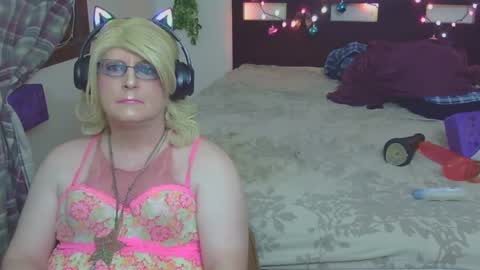 Trina Tushy Deluxe online show from September 2025 05:10:02 AM