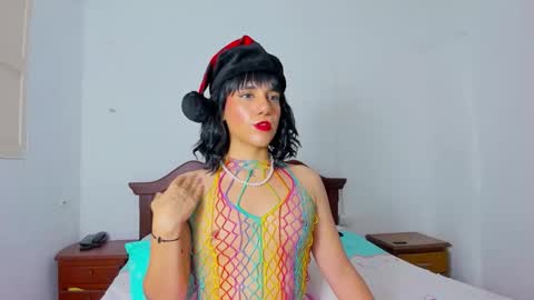 Triny online show from December 2025 12:54:01 PM