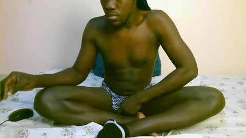 Trisboo5 online show from November 2025 03:24:02 PM