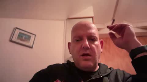 Triton online show from October 2025 01:02:02 AM