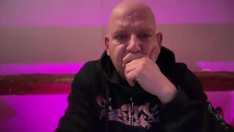 Triton online show from November 2025 07:10:01 PM