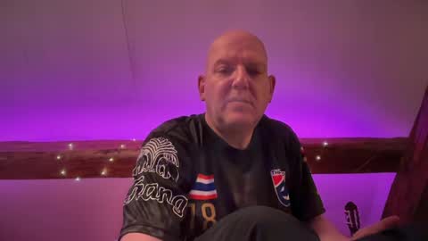 Snapshot of tritonspace chatting on April 2026 12:30:02 AM Triton online show from April 2026 12:30:02 AM