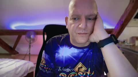 Snapshot of tritonspace chatting on May 2026 02:41:01 AM Triton online show from May 2026 02:41:01 AM