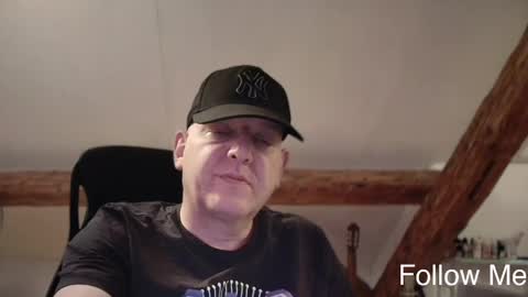 Snapshot of tritonspace chatting on May 2026 10:59:01 PM Triton online show from May 2026 10:59:01 PM