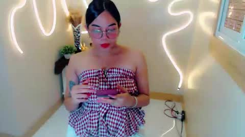 trixie_foxslut online show from January 2026 10:19:01 AM
