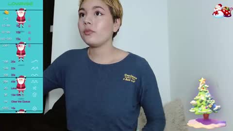 Snapshot of trixie_tangg chatting on December 2024 04:02:02 AM Kitty online show from December 2024 04:02:02 AM