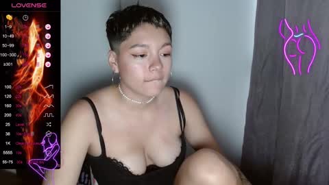 Snapshot of trixie_tangg chatting on February 2025 11:00:01 PM Kitty online show from February 2025 11:00:01 PM