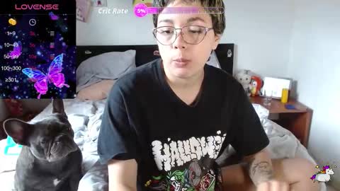 Snapshot of trixie_tangg chatting on September 2025 09:03:02 PM Kitty online show from September 2025 09:03:02 PM