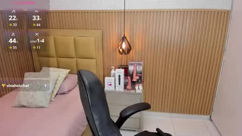 Snapshot of trixiebrow chatting on February 2026 07:34:02 PM T R I X I E online show from February 2026 07:34:02 PM