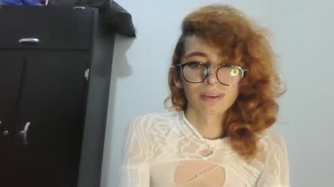 Snapshot of trixy_roses chatting on December 2024 10:13:02 PM Trixy Rose online show from December 2024 10:13:02 PM