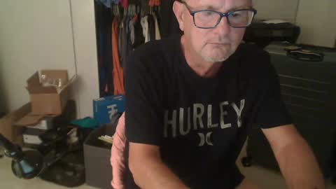 Snapshot of troffer1020 chatting on December 2024 02:53:02 AM Troffer online show from December 2024 02:53:02 AM